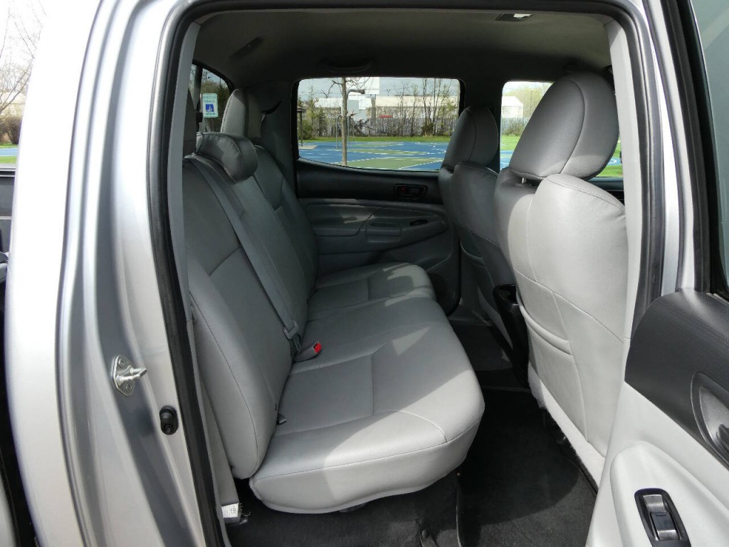 2014 Toyota Tacoma Image 27