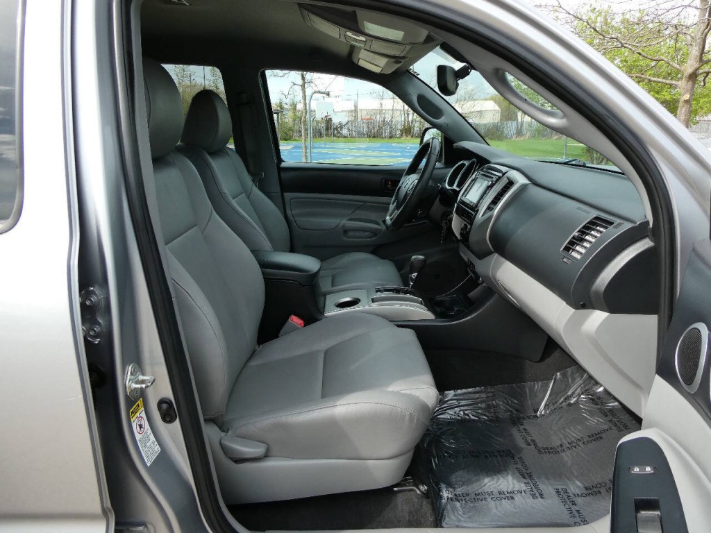 2014 Toyota Tacoma Image 28