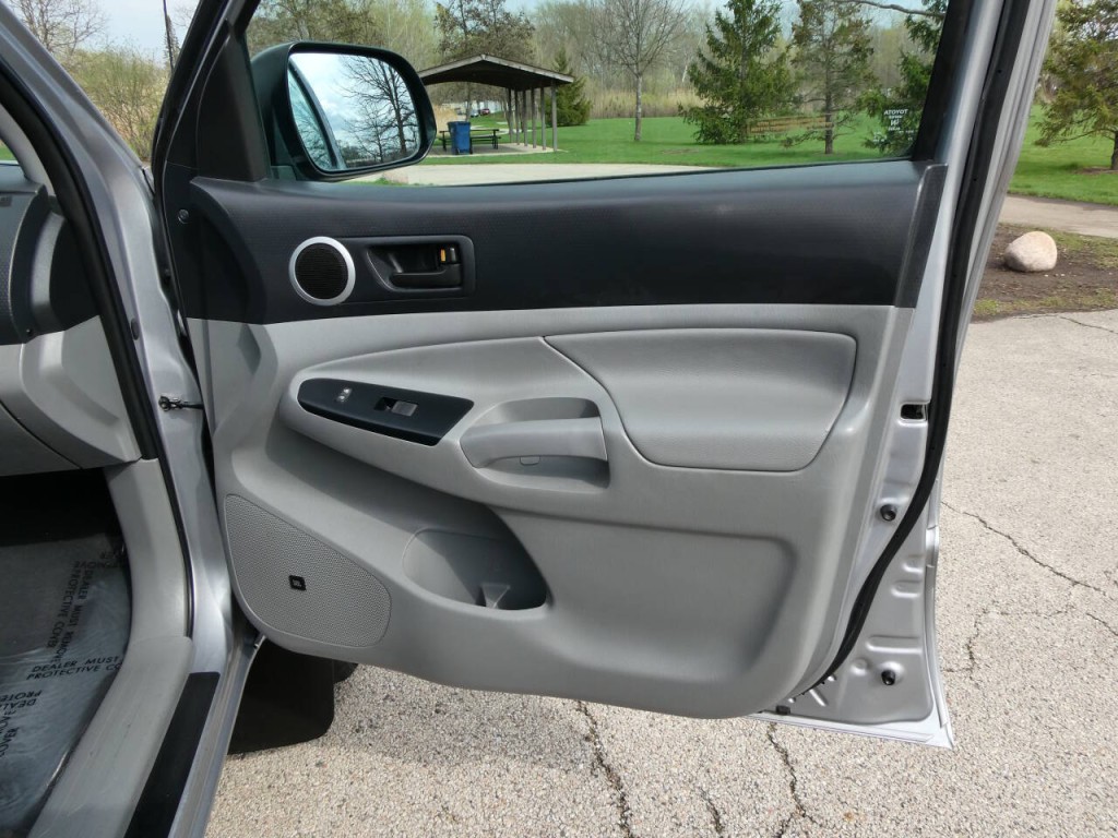 2014 Toyota Tacoma Image 30