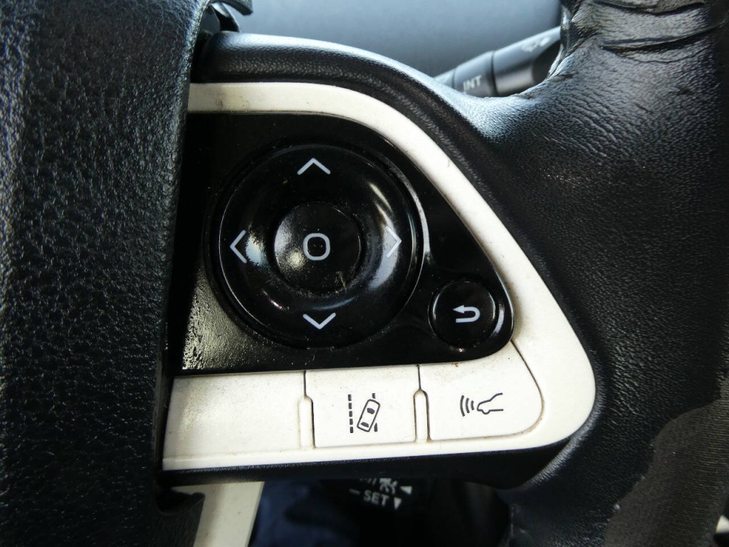 2017 Toyota Prius Image 13