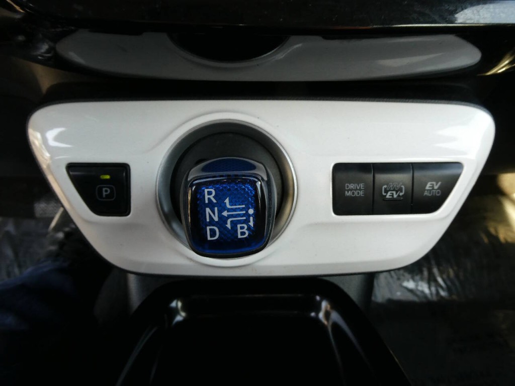 2017 Toyota Prius Image 21