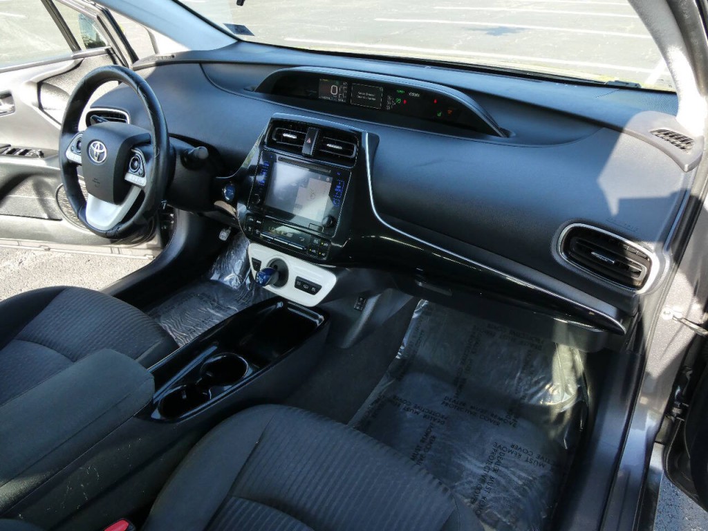 2017 Toyota Prius Image 27