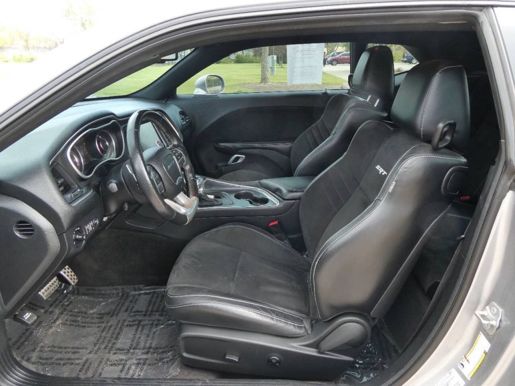 2015 Dodge Challenger Image 9