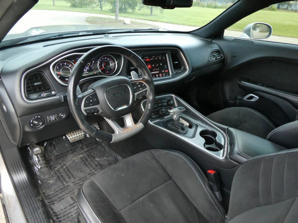 2015 Dodge Challenger Image 10