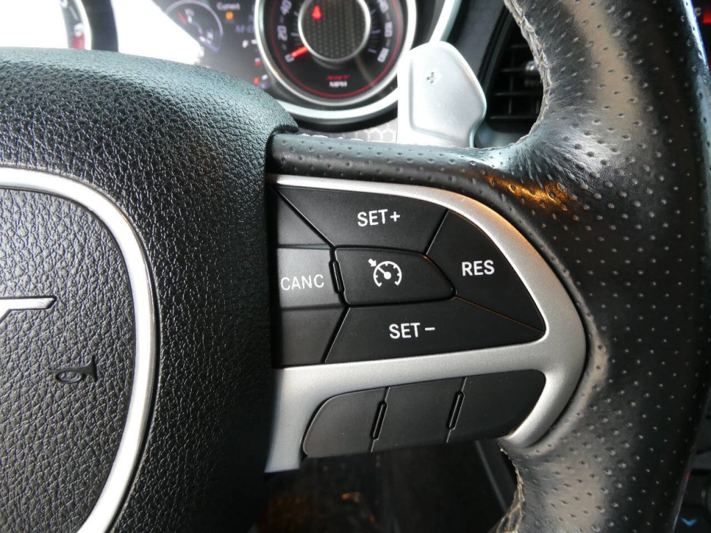 2015 Dodge Challenger Image 14