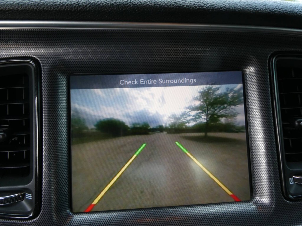 2015 Dodge Challenger Image 19