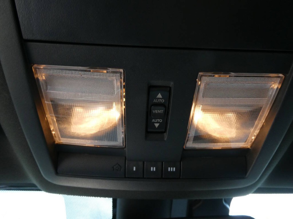 2015 Dodge Challenger Image 22