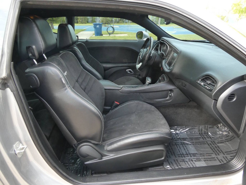 2015 Dodge Challenger Image 26