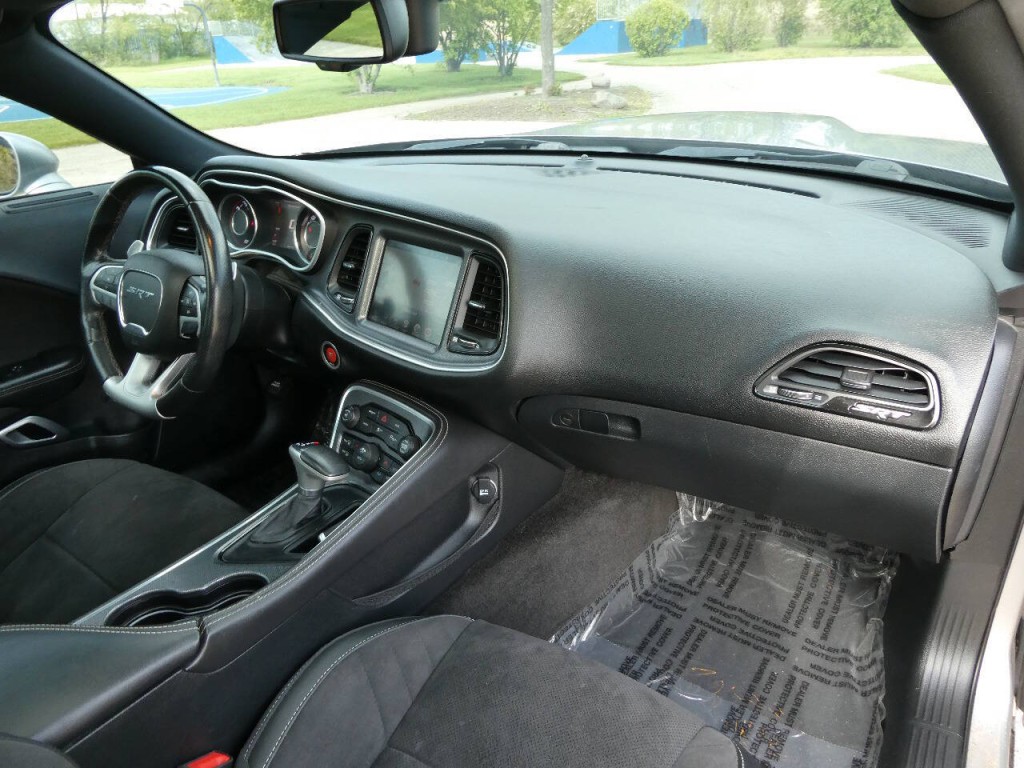 2015 Dodge Challenger Image 27