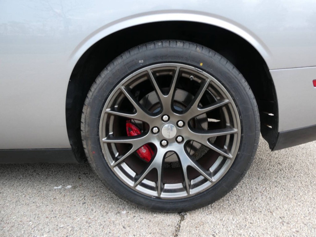 2015 Dodge Challenger Image 35