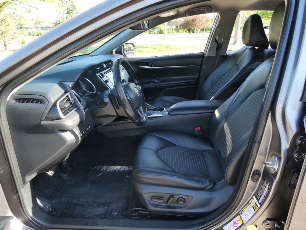 2018 Toyota Camry Image 9