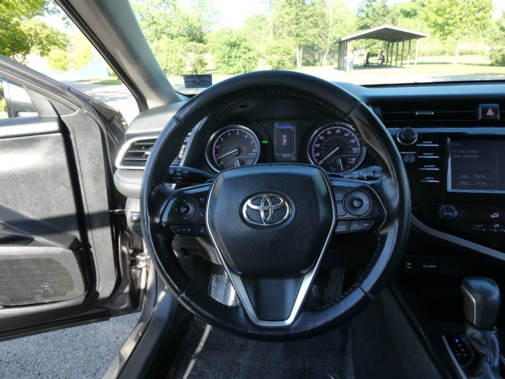 2018 Toyota Camry Image 11