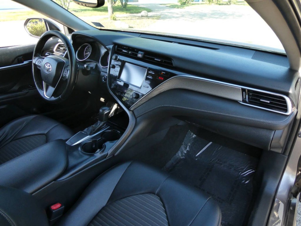 2018 Toyota Camry Image 26