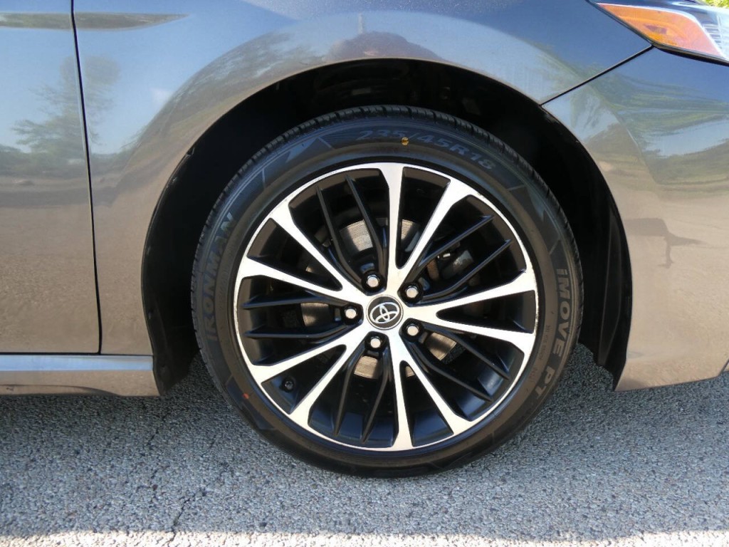 2018 Toyota Camry Image 29