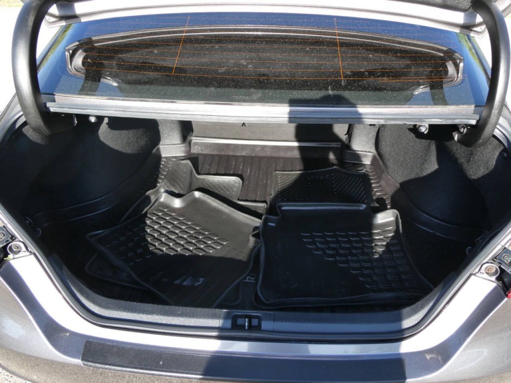 2018 Toyota Camry Image 32