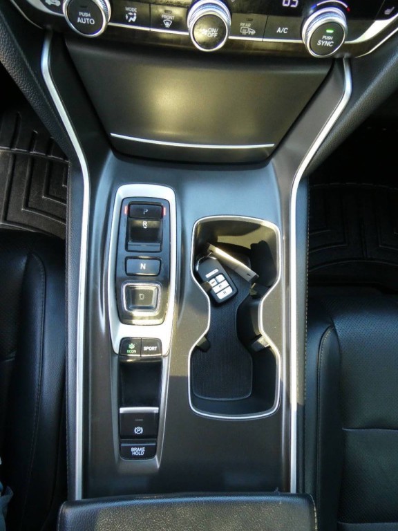2018 Honda Accord Image 21