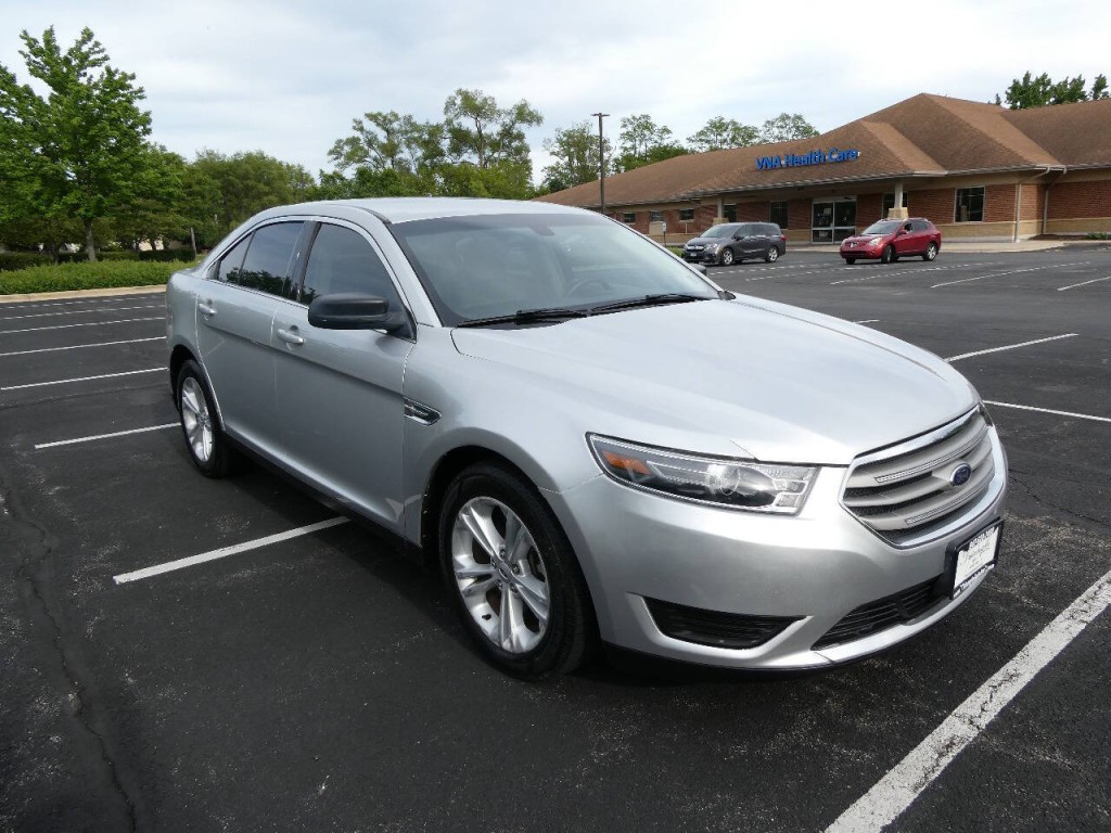 2017 Ford Taurus Image 3