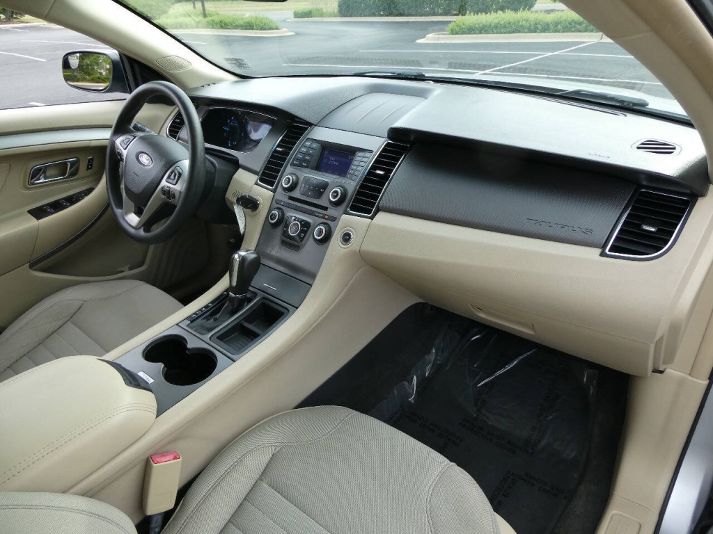 2017 Ford Taurus Image 26