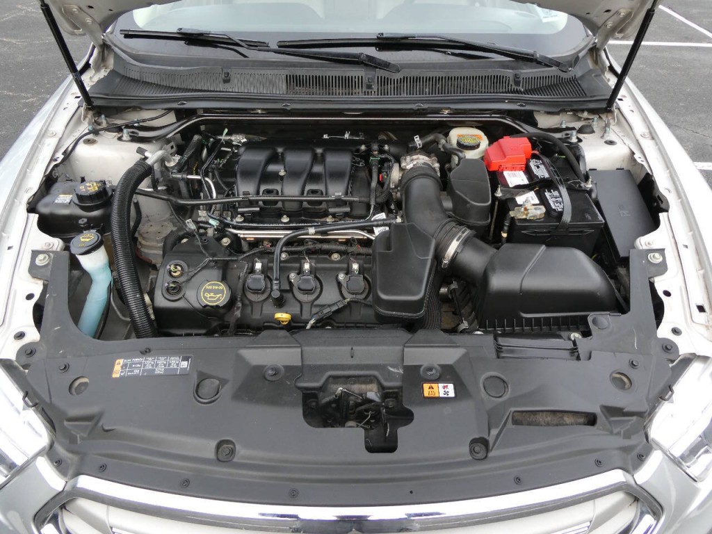2017 Ford Taurus Image 30