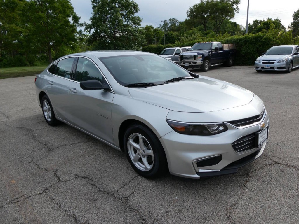 2017 Chevrolet Malibu Image 3