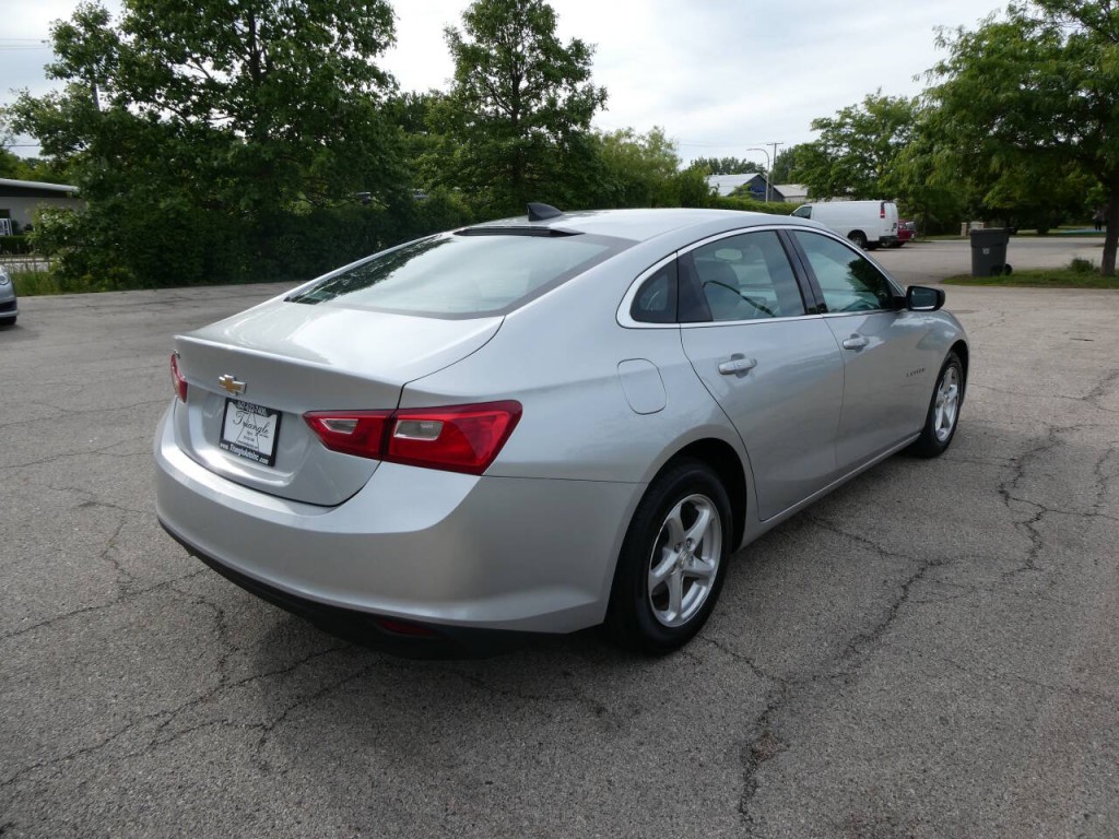 2017 Chevrolet Malibu Image 5