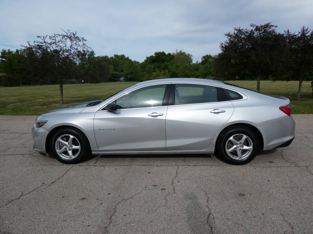 2017 Chevrolet Malibu Image 8
