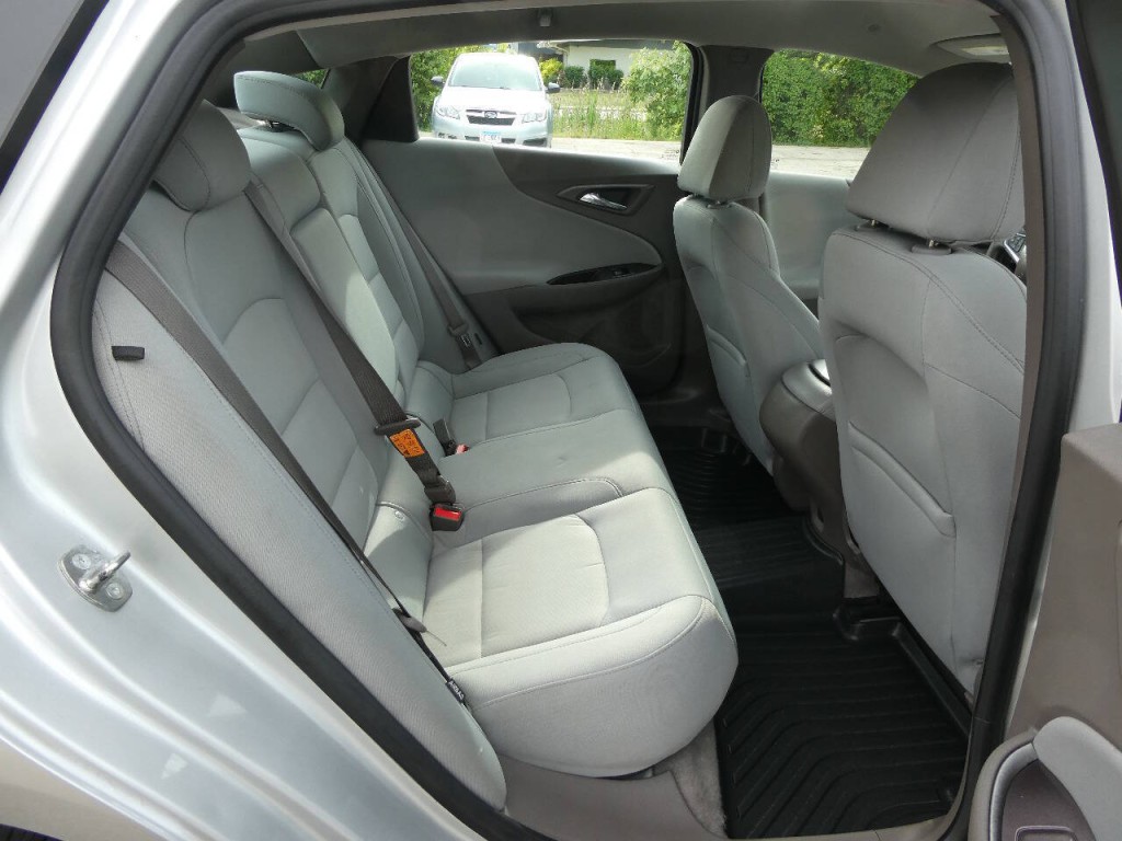 2017 Chevrolet Malibu Image 25