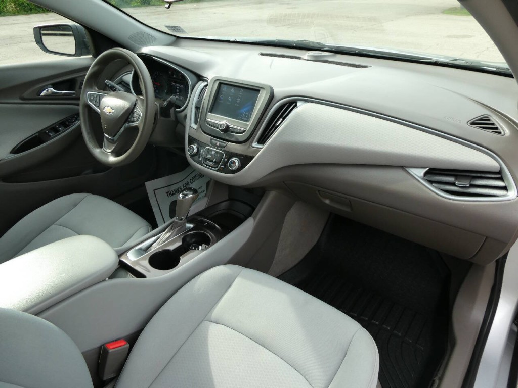 2017 Chevrolet Malibu Image 27