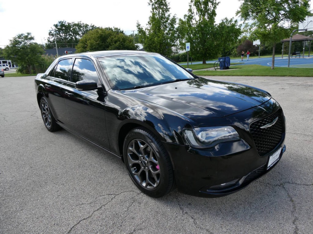 2015 Chrysler 300 Image 3
