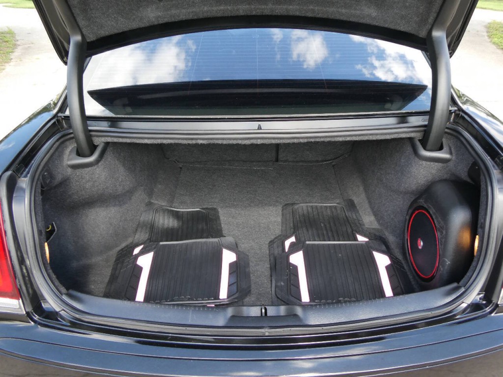 2015 Chrysler 300 Image 26