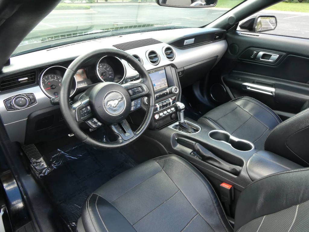 2019 Ford Mustang Image 17