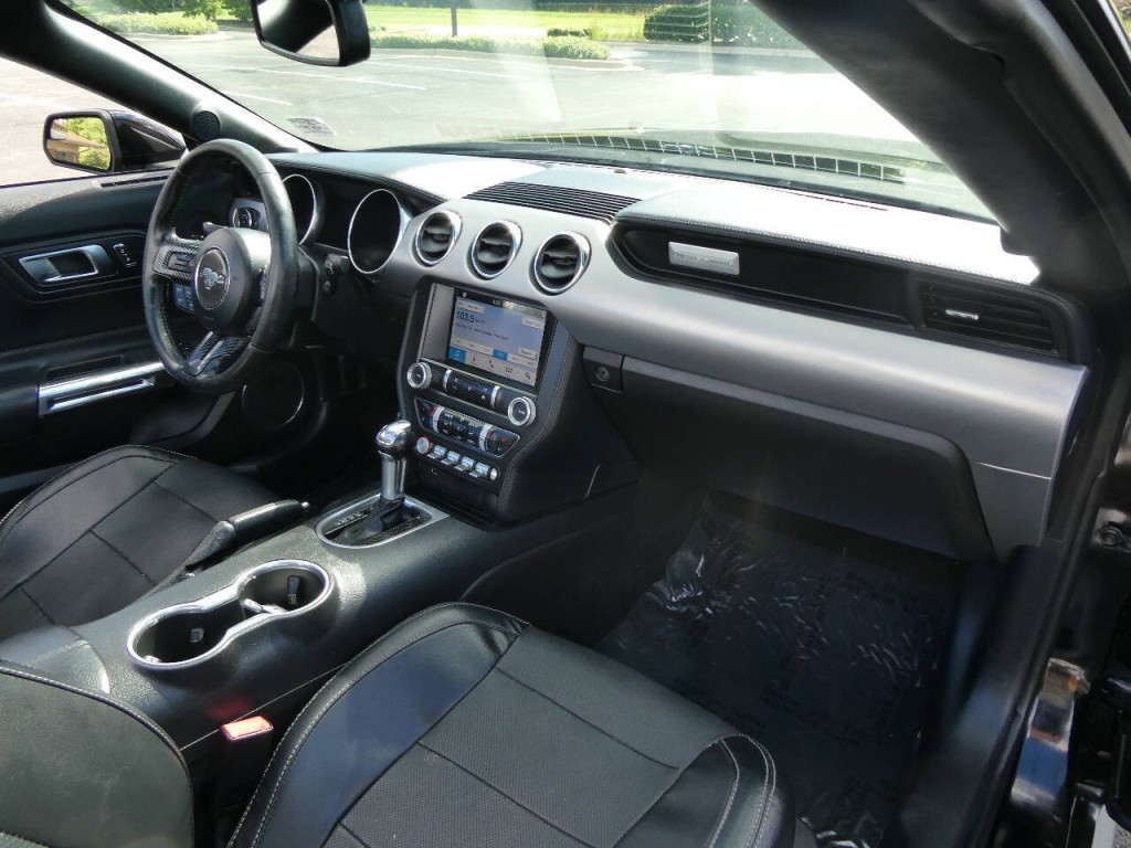 2019 Ford Mustang Image 35