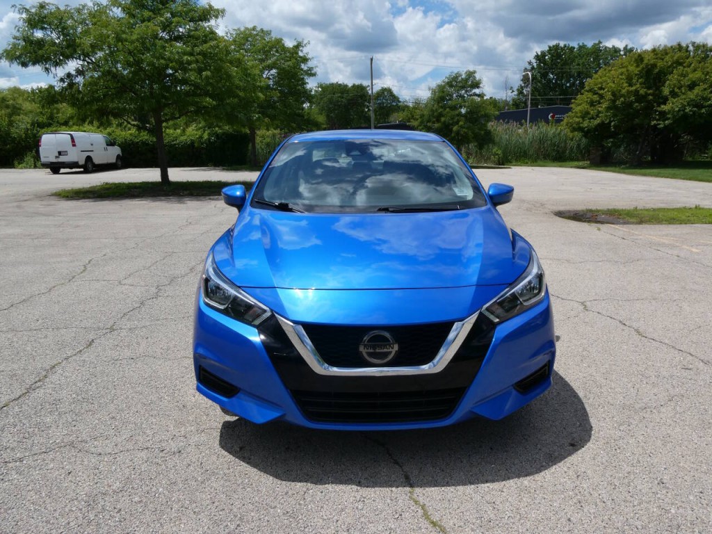 2021 Nissan Versa Image 2