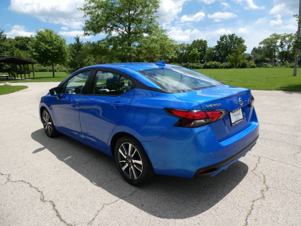 2021 Nissan Versa Image 7
