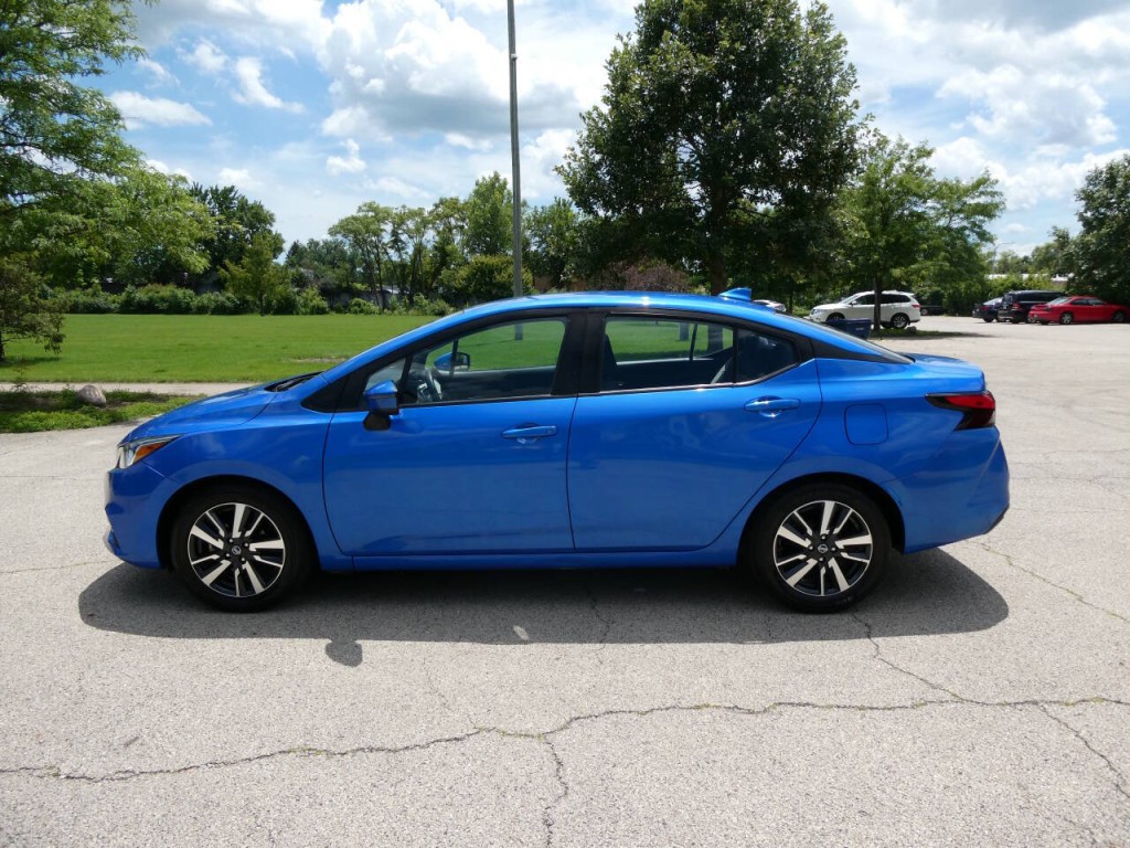 2021 Nissan Versa Image 8