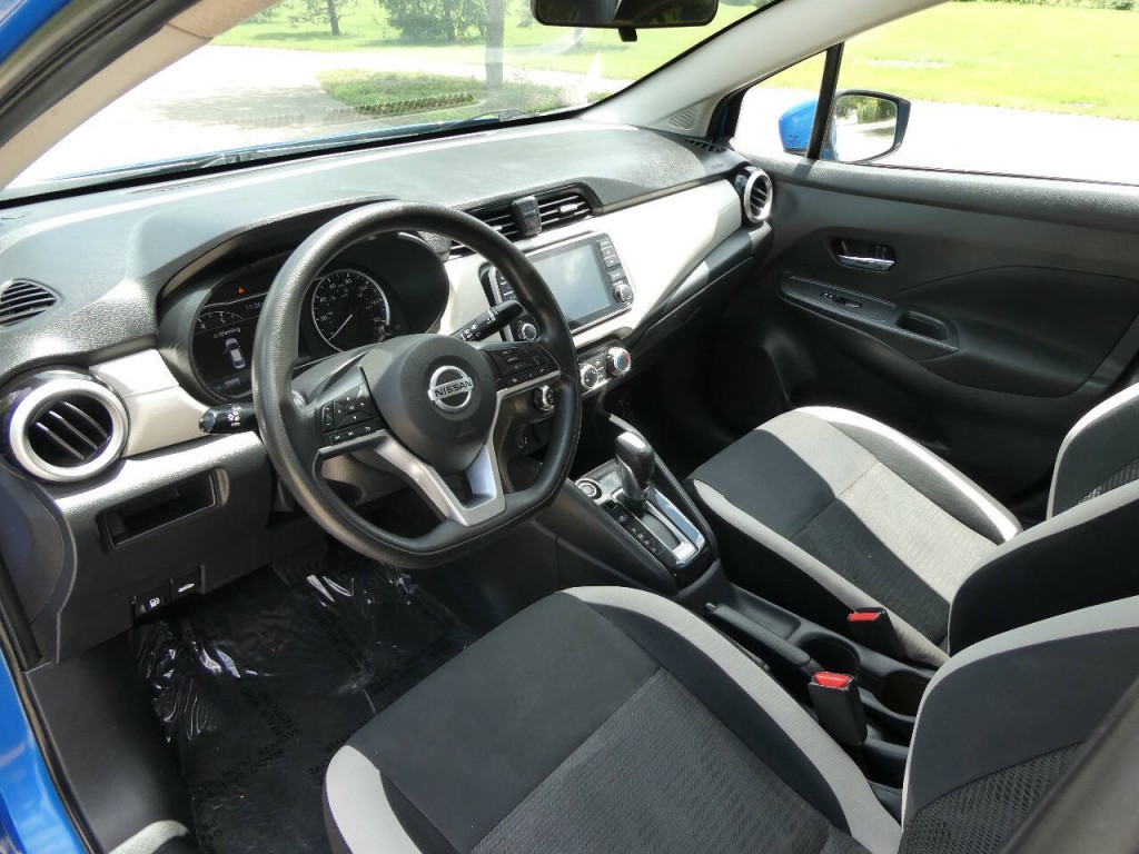 2021 Nissan Versa Image 10