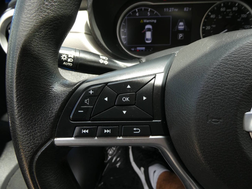 2021 Nissan Versa Image 12