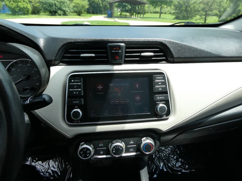 2021 Nissan Versa Image 16