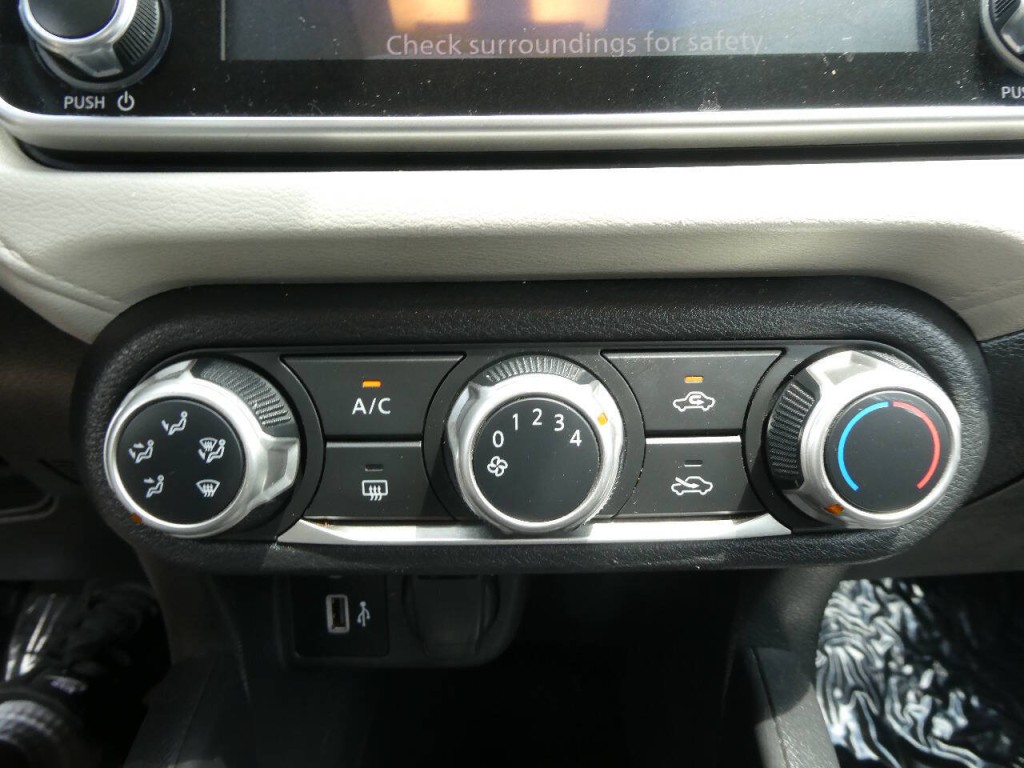 2021 Nissan Versa Image 20