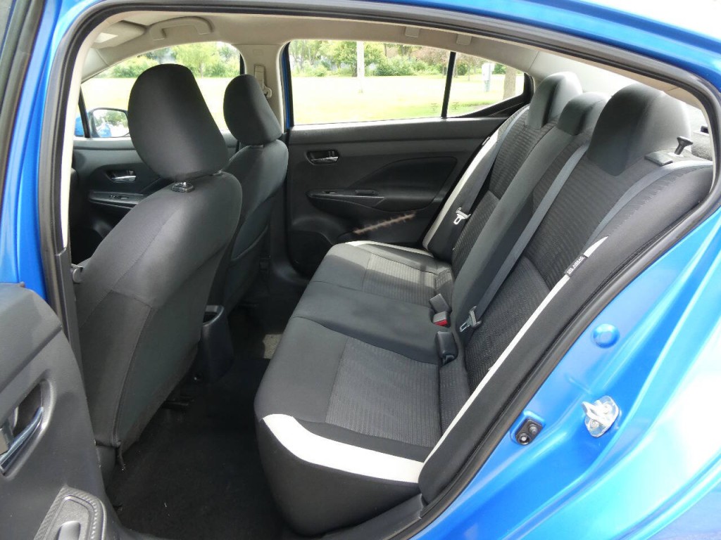 2021 Nissan Versa Image 25