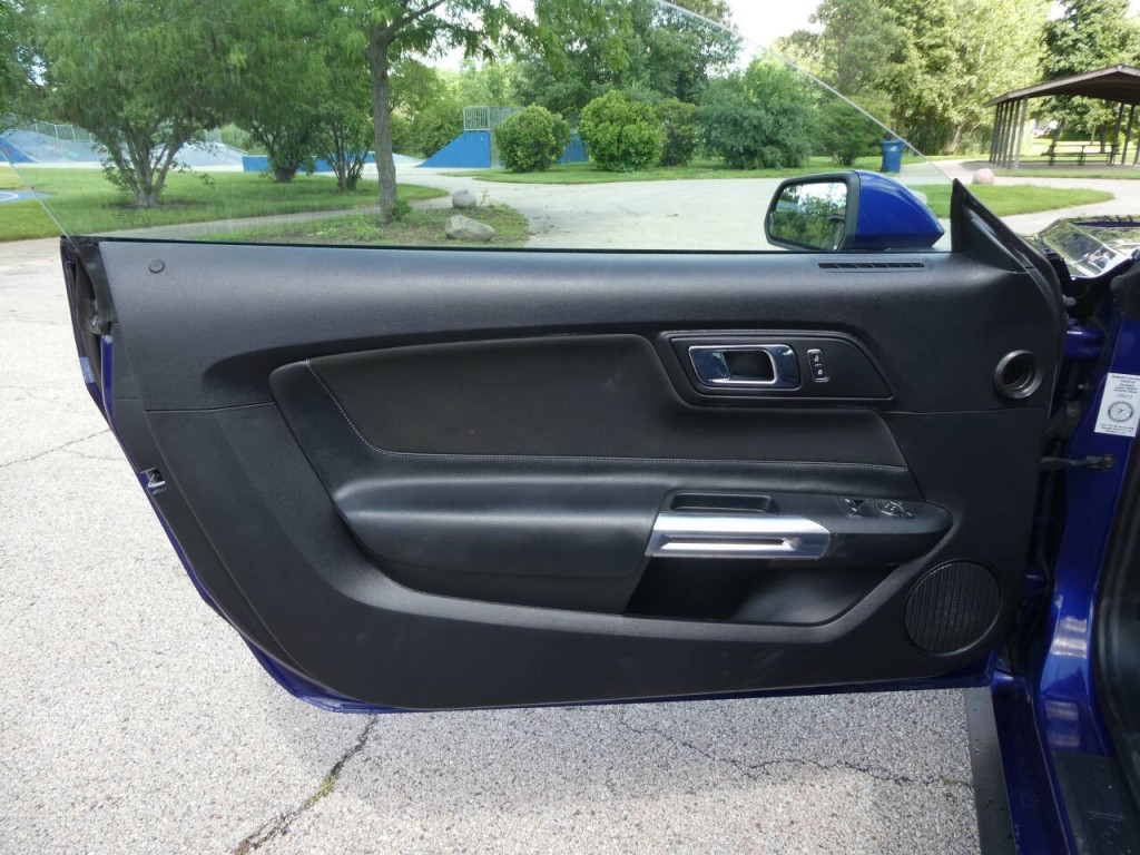 2015 Ford Mustang Image 22