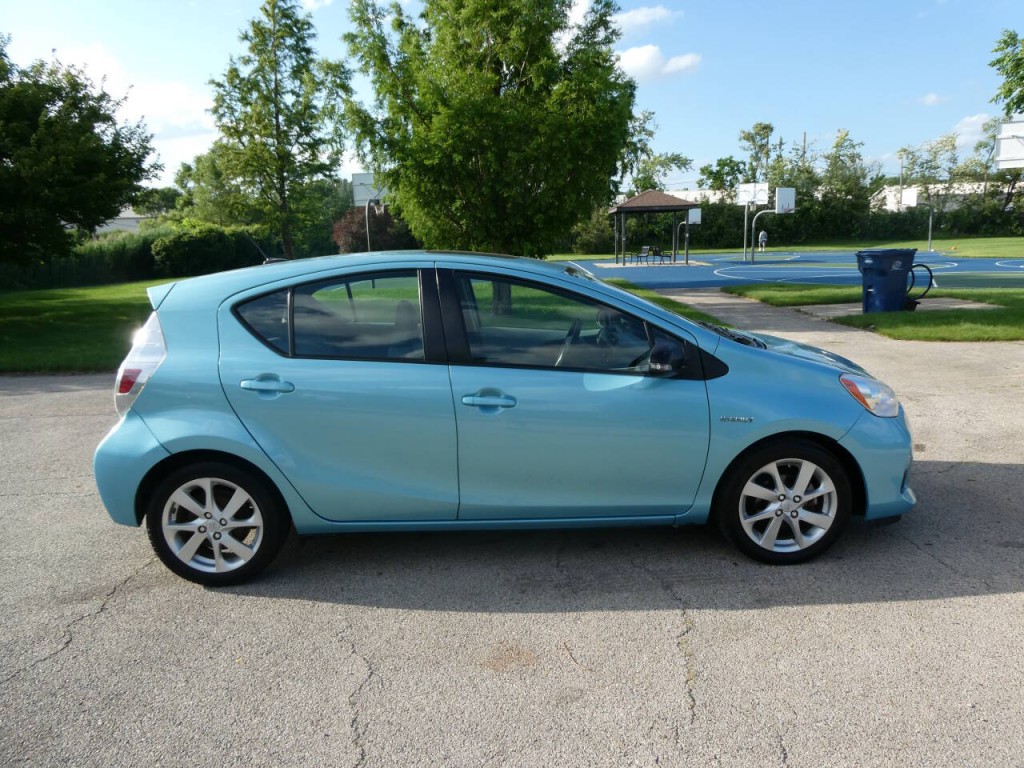 2013 Toyota Prius Image 4