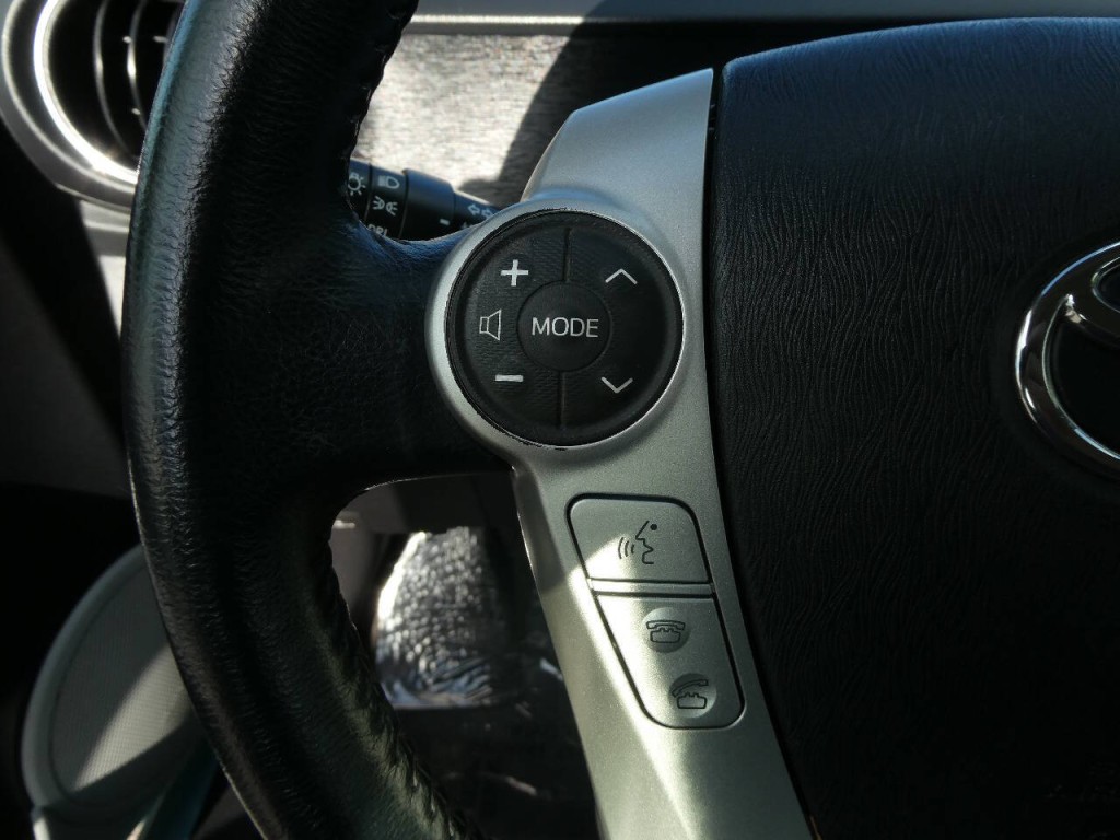 2013 Toyota Prius Image 12