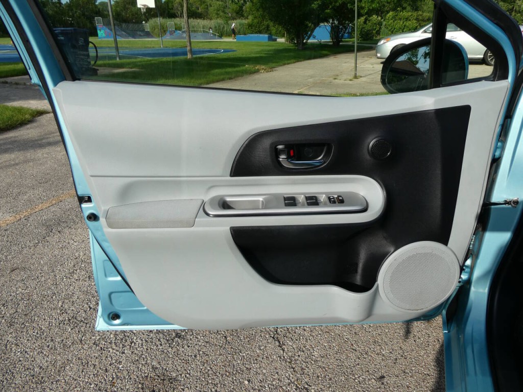 2013 Toyota Prius Image 23