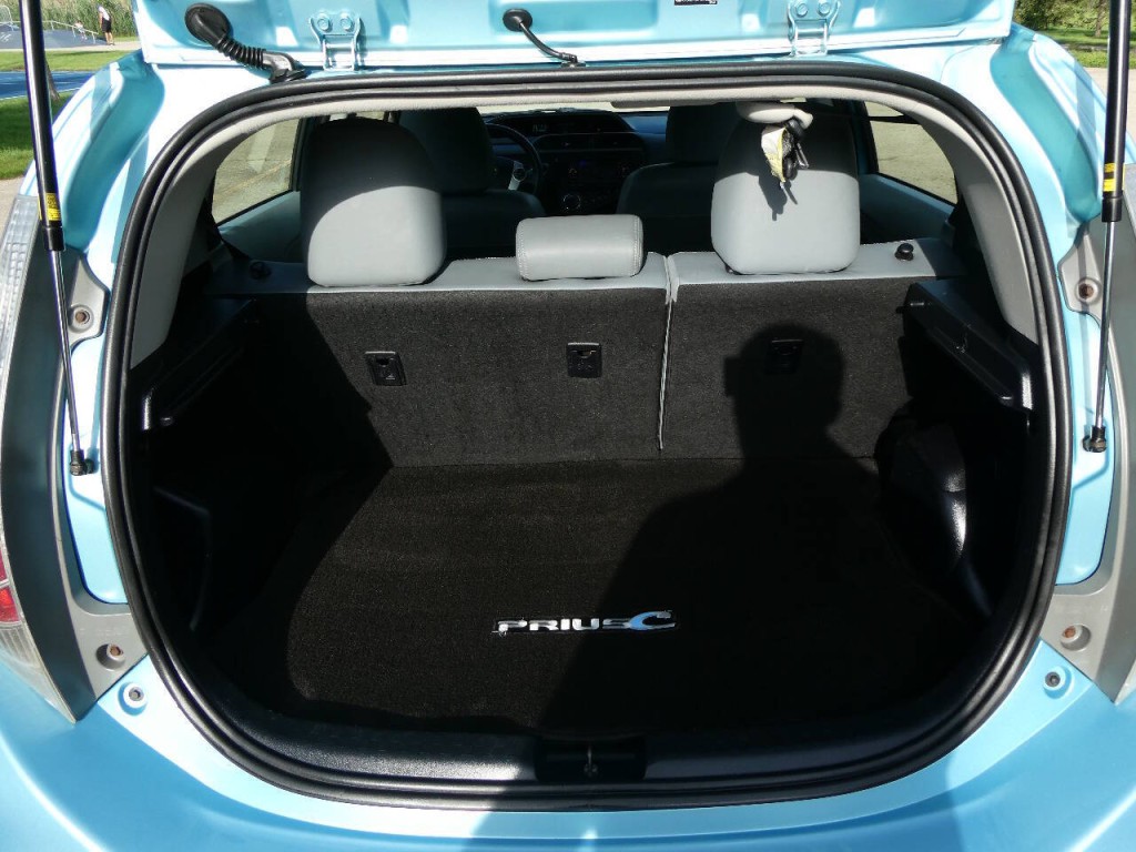 2013 Toyota Prius Image 26