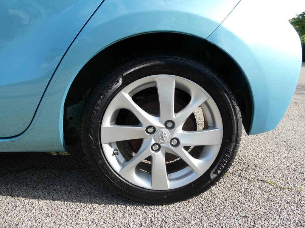 2013 Toyota Prius Image 32