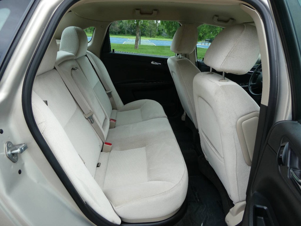 2012 Chevrolet Impala Image 25