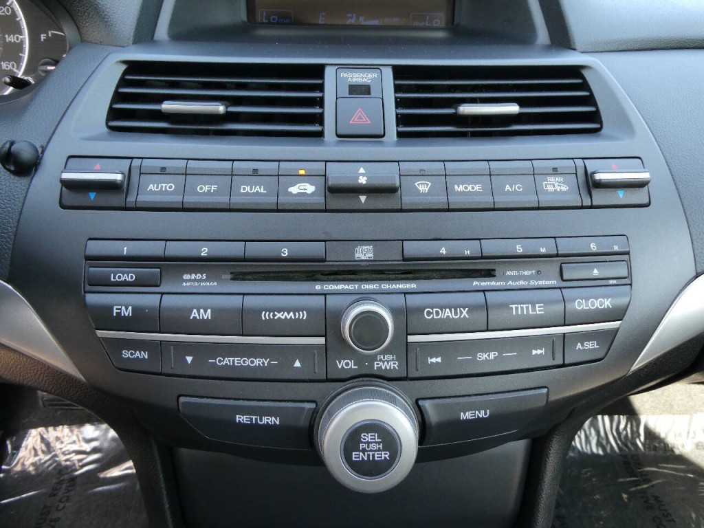 2009 Honda Accord Image 18