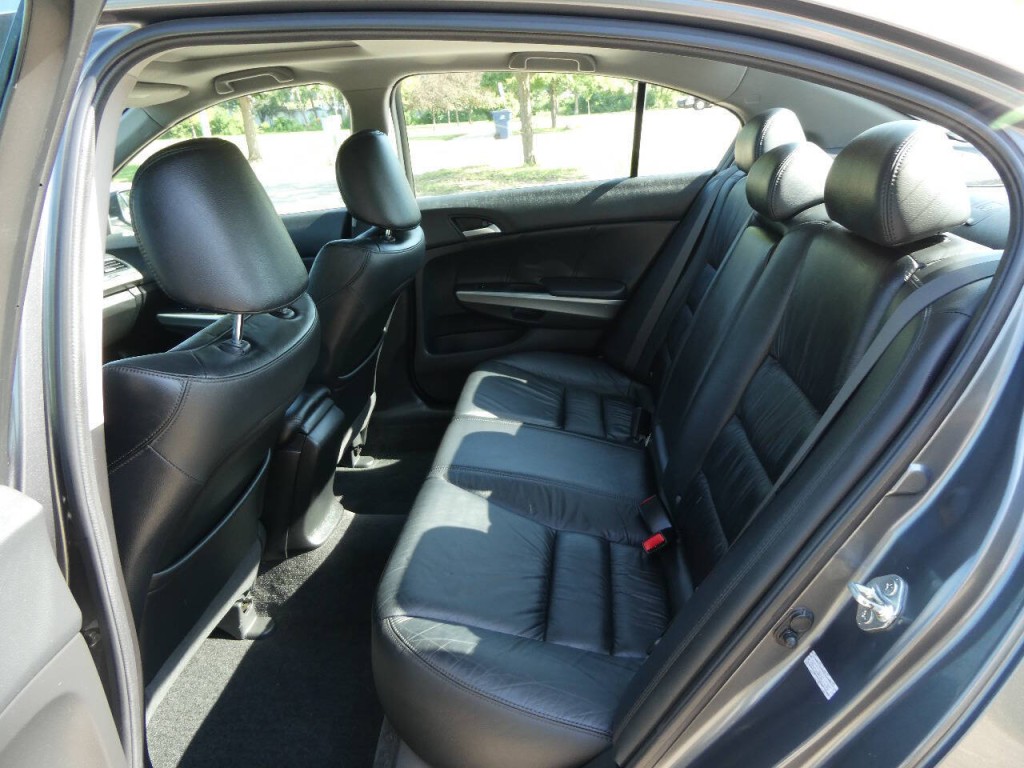 2009 Honda Accord Image 25