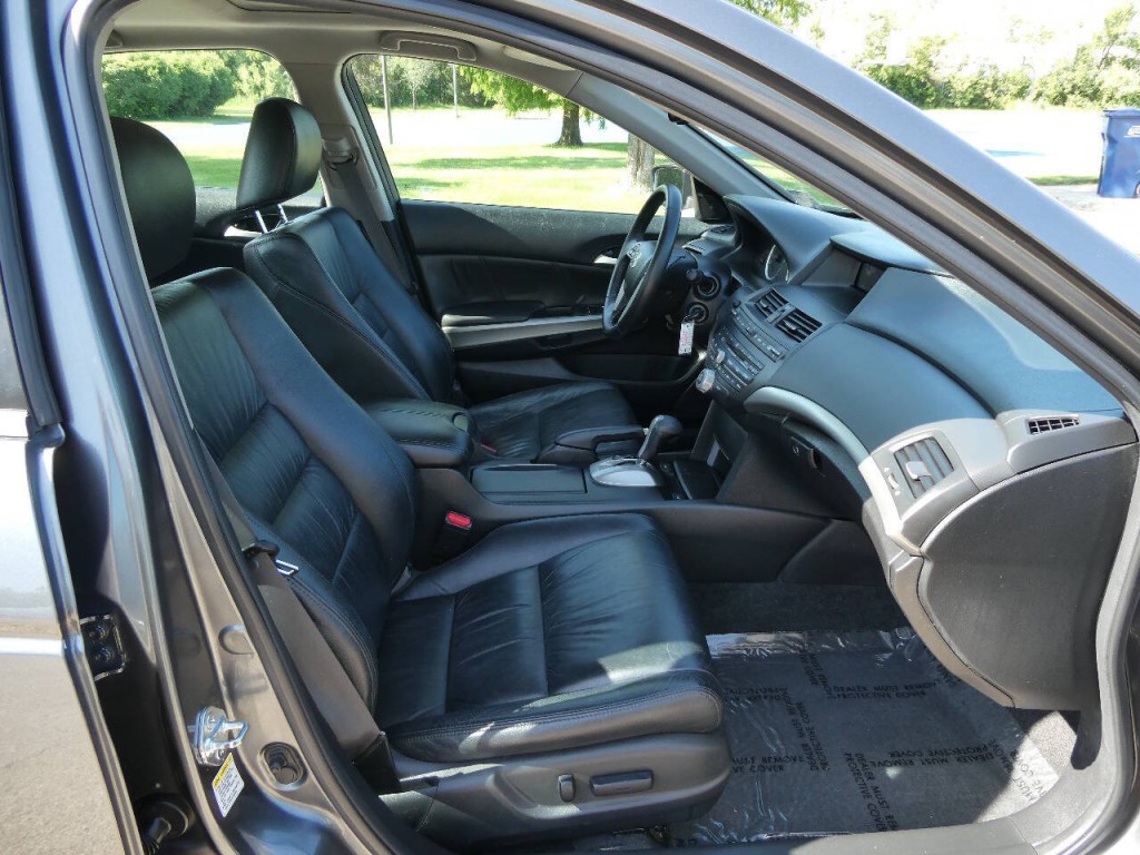 2009 Honda Accord Image 28